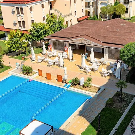 Menada Kavaci Apartment *