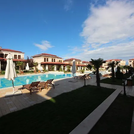 Menada Kavaci Apartment *